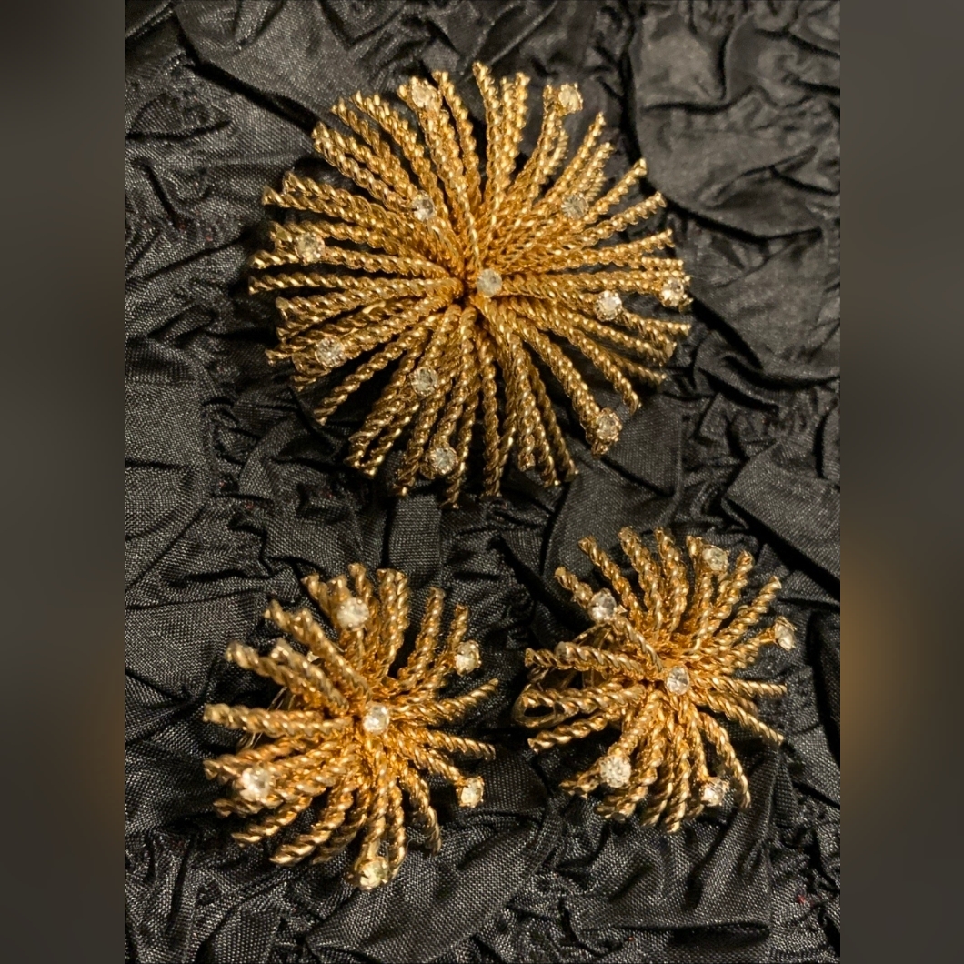 Vintage Bergere Gold Tone Starburst Brooch And Matching Earrings 60$
